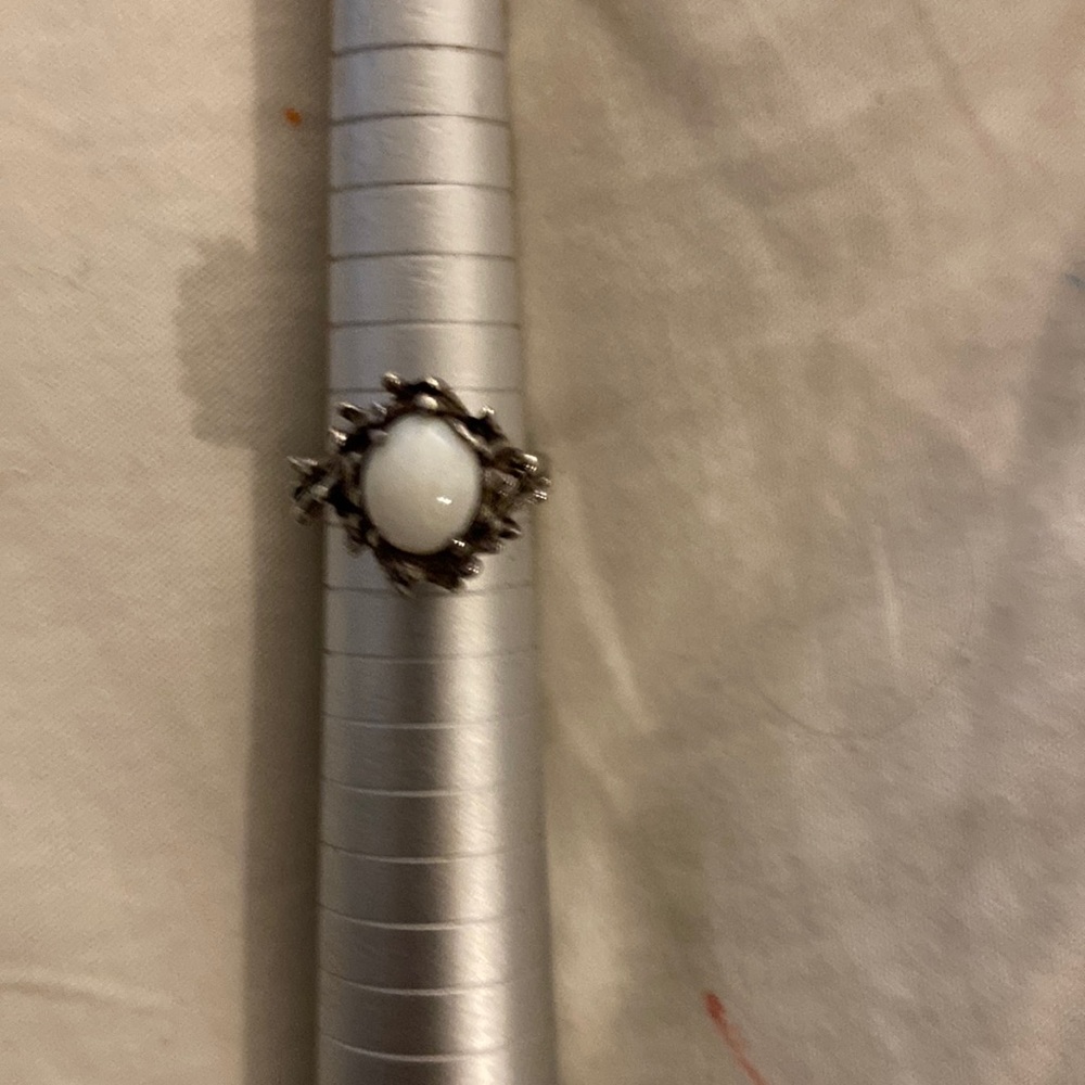 lA GE mother of pearl ring